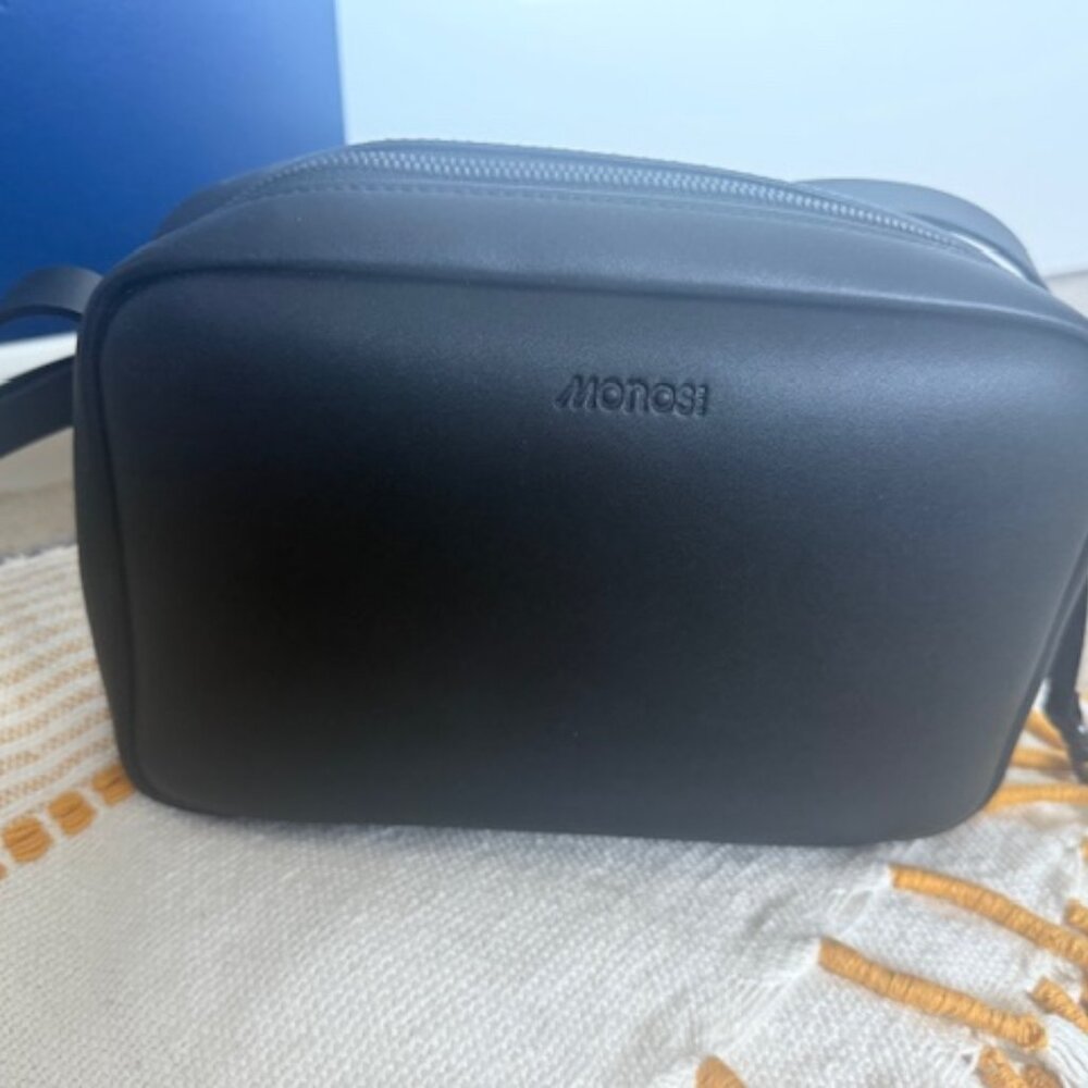 Monos Metro Crossbody